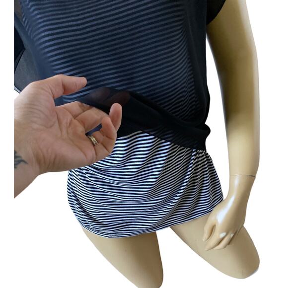 EXPRESS Womens Size Small Short Sleeve Layered Black White Tunic Shirt Top - Picture 7 of 10